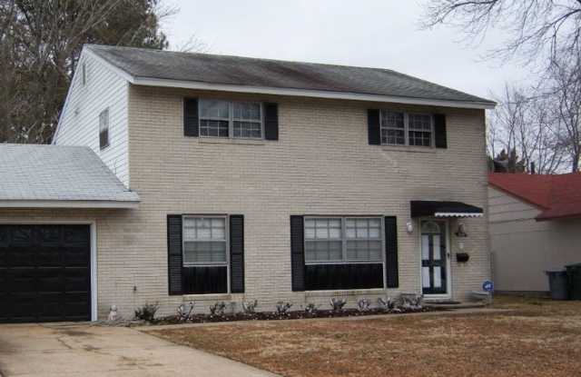 Spacious 4 Bedroom/2 Bath