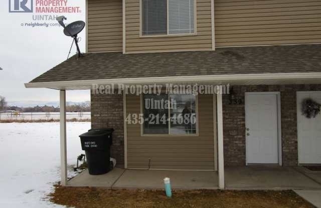 Beautiful Twin Home for Rent!