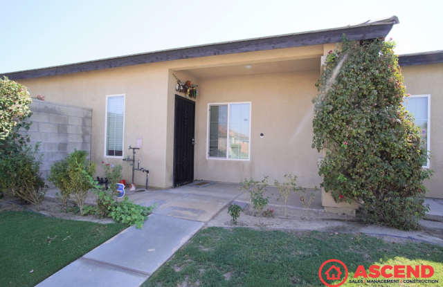 Lovely 5 Bedroom Home Near 99 Fwy!