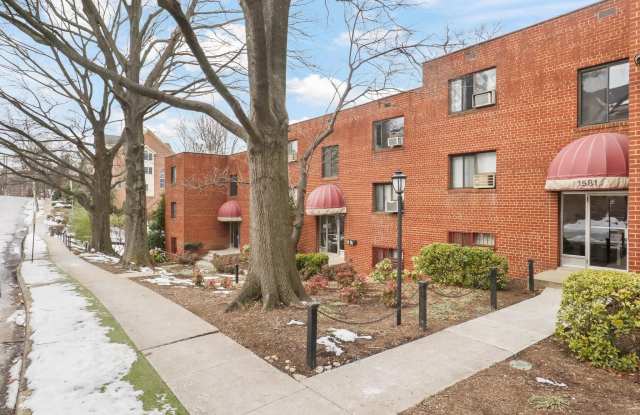 1581 N COLONIAL TERRACE