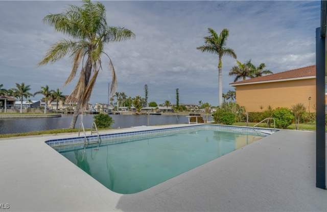 Photo of 4228 SE 19th Avenue unit: B