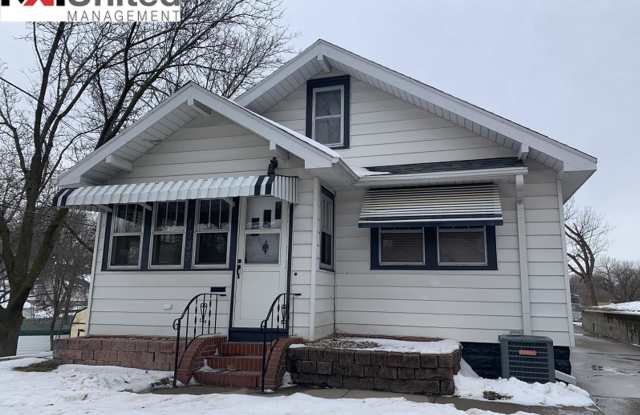 3 bedroom, 1 bath home for rent