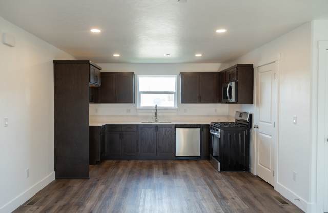 1055 Bighorn Street - D