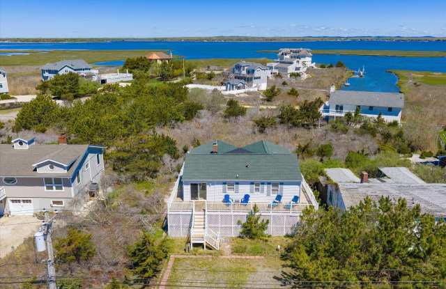 898 DUNE RD