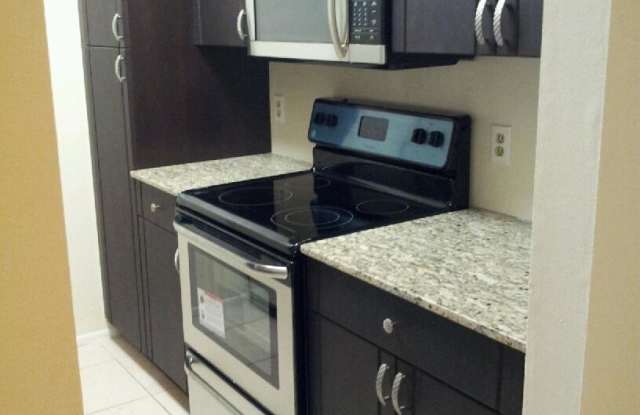 4541 W Mcnab 21