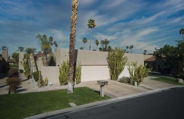 Photo of 17 Lakeshore Drive