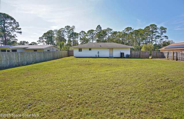 420 Australian Road NW