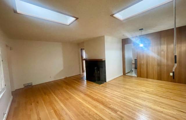 3245 31st Avenue West