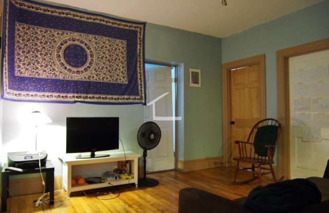 Photo of Nice 4 bed next to the green line in Allston