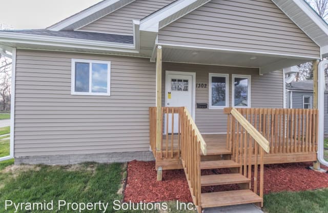 1302 E 27th Ct - 1302 East 27th Court, Des Moines, IA 50317