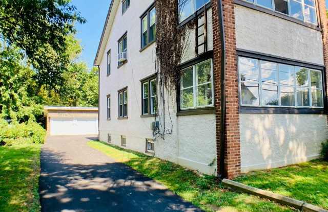 303 KENNY Street unit: D