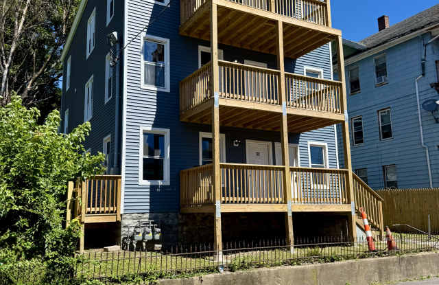 30 Crown St