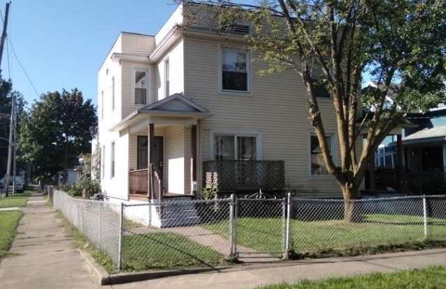 1228 Greenwood