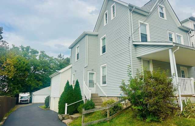 7 OVERLOOK Avenue unit: B