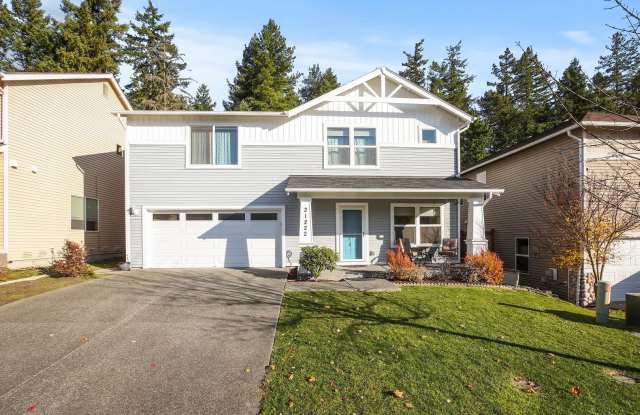 HUGE Home in North Kitsap - 21222 Brevik Place Northwest, Poulsbo, WA 98370