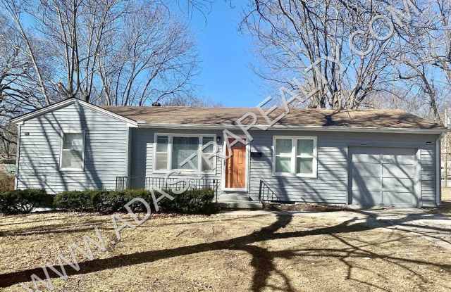 Beautiful Newly Remodeled Raytown Home-Coming SOON!!