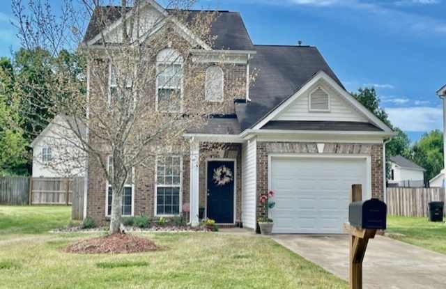 Beautiful 3 bedroom 2.5 Bathroom 1 Car garage . Located in Oakdale North - 1506 Braveheart Lane, Mecklenburg County, NC 28216