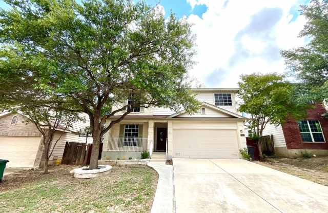 **MOVE IN SPECIAL** Two Story 4 Bedroom / 2.5 Bath Home w/ Community Park  Pool!