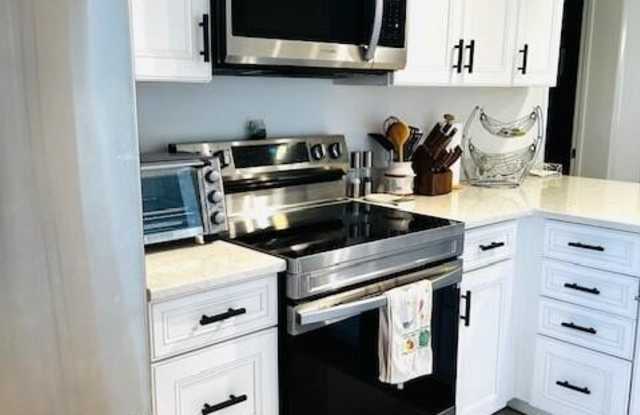 1201 Seafarer Circle