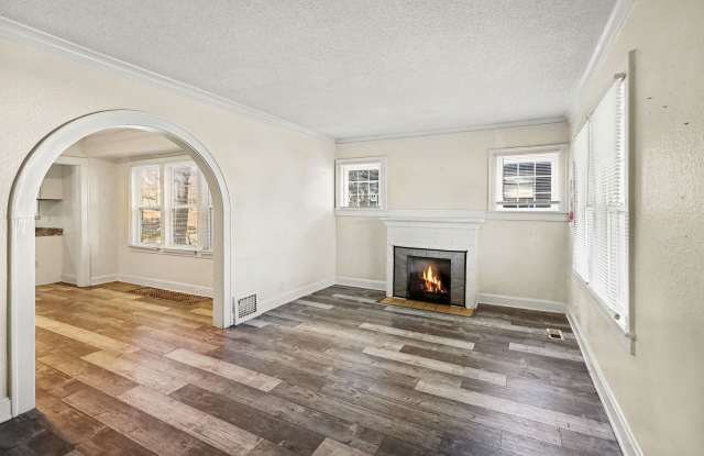 Beautiful 2 Bedroom 1 Bathroom house in Kansas City!