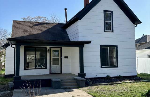 215 W 5th St - 215 West 5th Street, Hastings, NE 68901