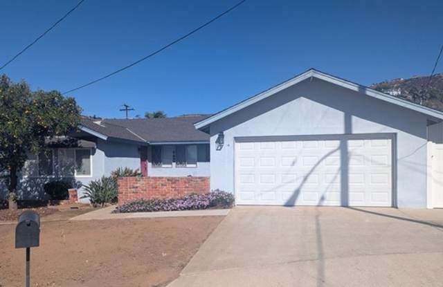 Single Story Home 4 bedroom + Enclosed patio  Pool