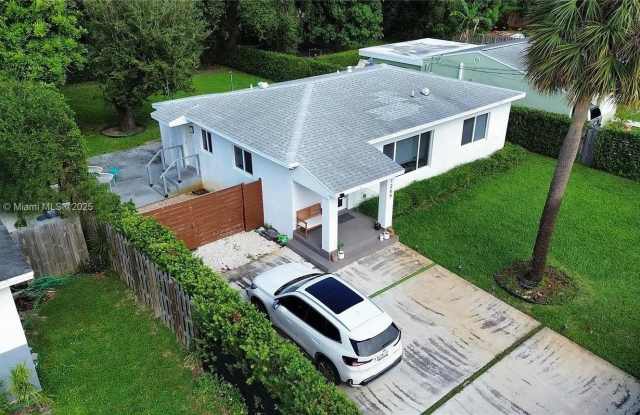 Photo of 1269 NE 145th St