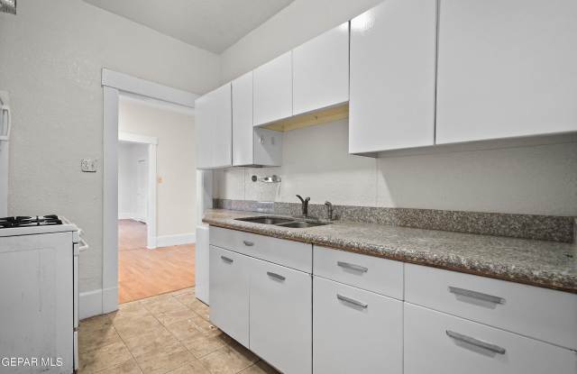 1307 N Ochoa Street unit: 4