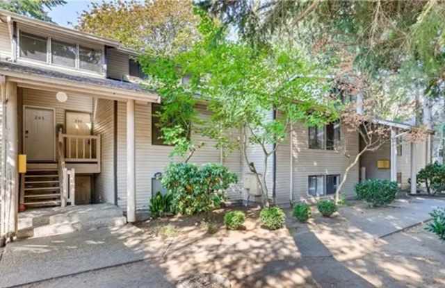 Awesome Juanita Condo for Lease