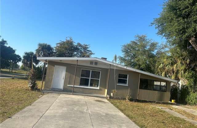 2430 Dora Street - 2430 Dora Street, Fort Myers, FL 33901