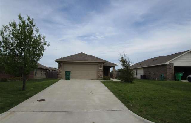 211 Candlewood Circle