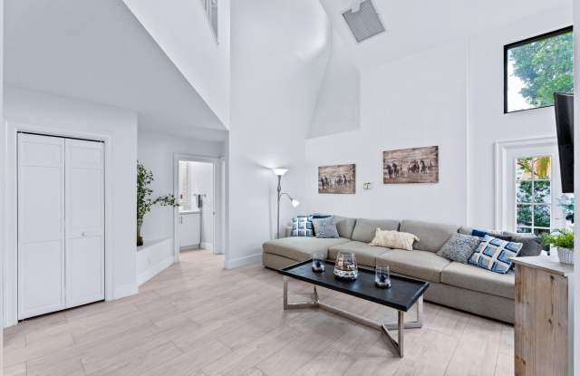 2442 Windsor Way Court
