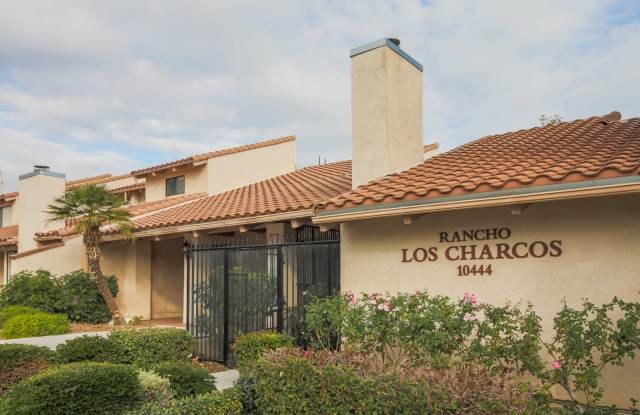 Photo of Beautiful Tri-Level 2BD + BONUS ROOM 3BA Townhome in Ranch Los Charcos!