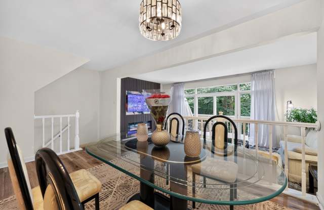 Furnished Townhome in Silver Spring