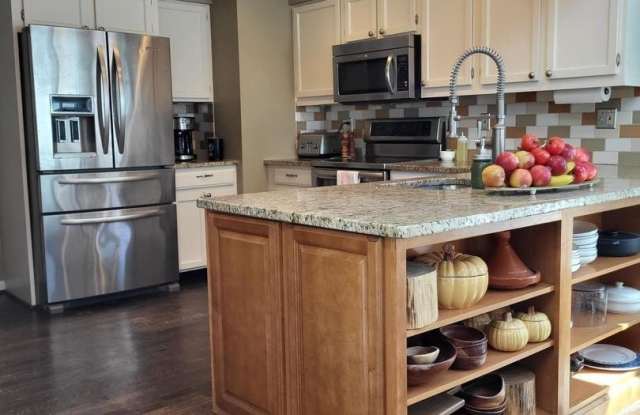 833 BALLS BLUFF Road NE