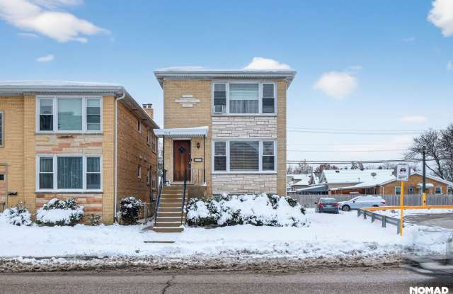 Photo of Charming 3BR Duplex in Chicago