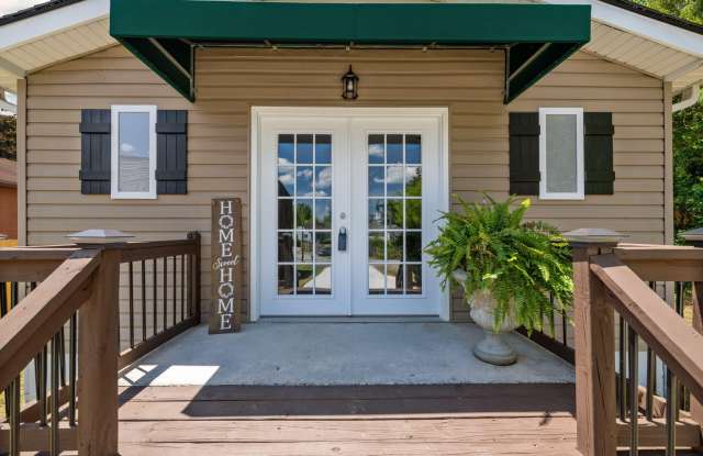 107 Central Dr