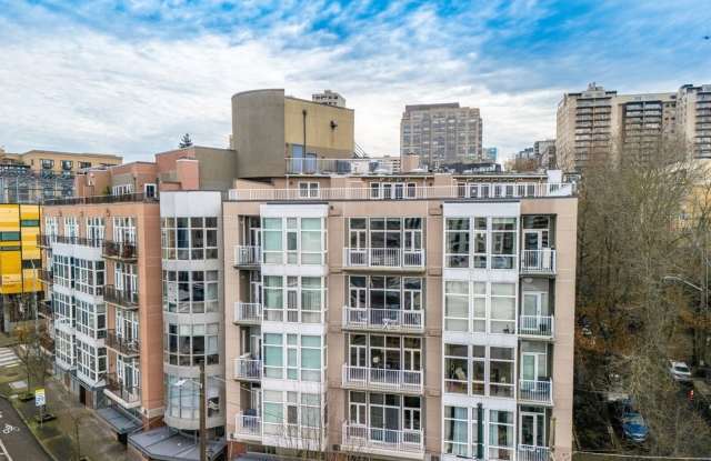 Pike Lofts Condominium ~ Capitol Hill