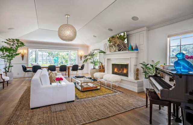 7110 Gobernador Canyon Road