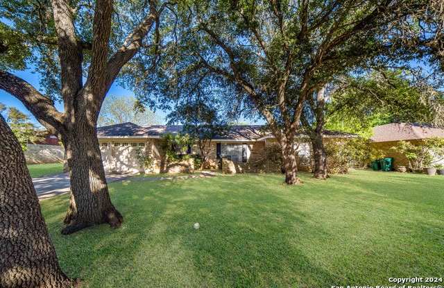 207 IVY LN - 207 Ivy Lane, Boerne, TX 78006