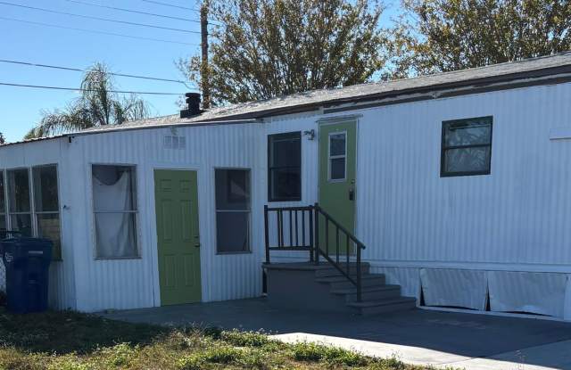 3 bedroom 1 bath