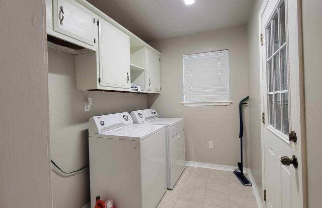 2589 Santa Rosa Cove