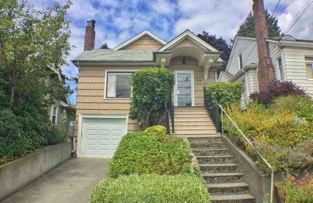 Beautiful Maple Leaf Home