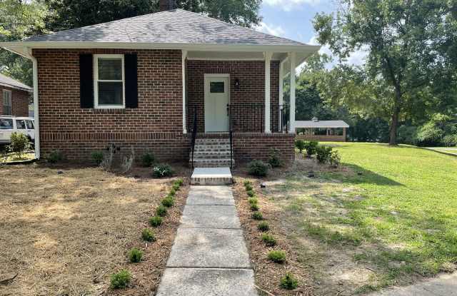 Photo of 32 Oak St Ne