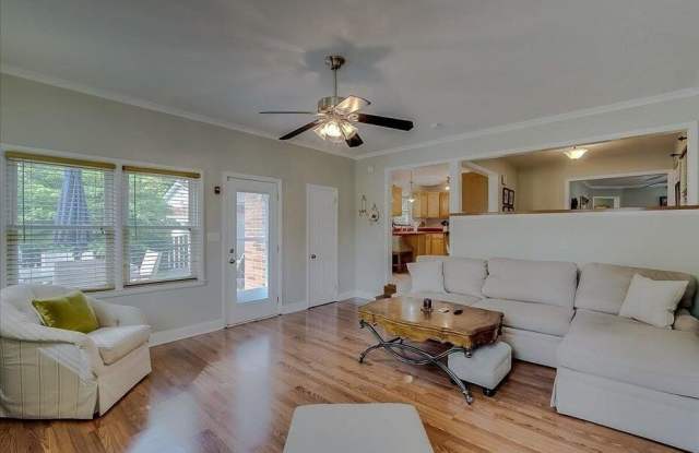 203 North Lewis Court