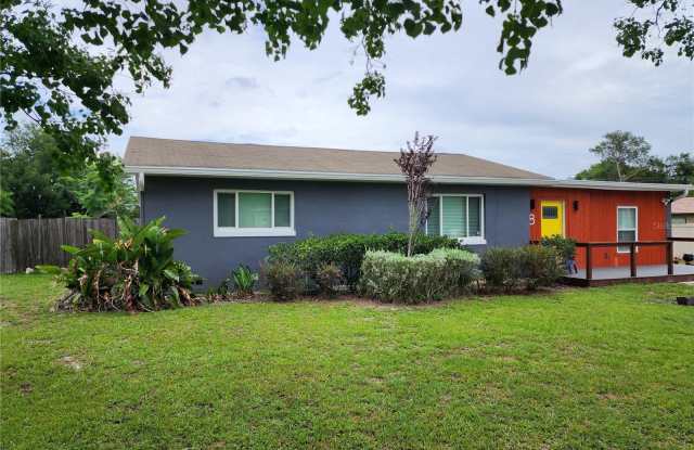 8 POINSETTIA DRIVE