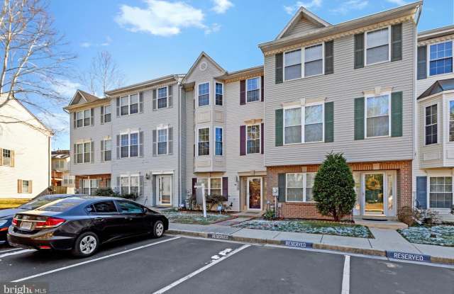 1735 WOOD CARRIAGE Way unit: 101