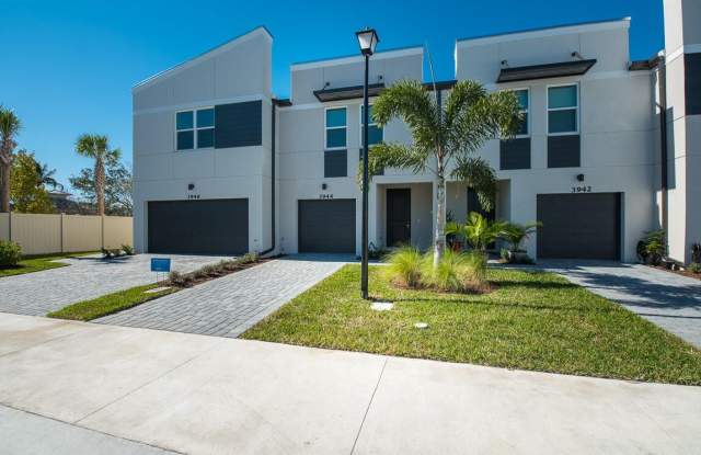 3944 SE Caladium Court