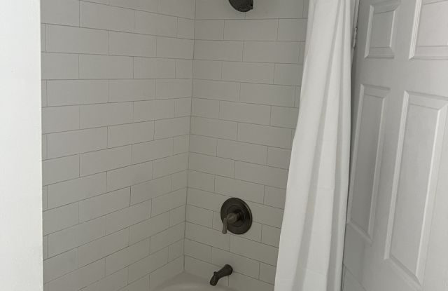 Photo of 424 East Girard Avenue