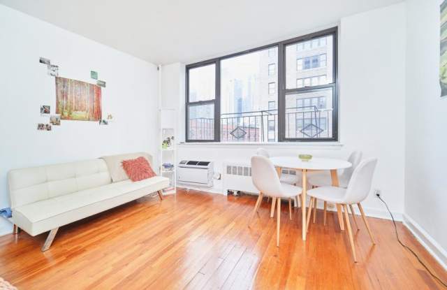 400 West 45th Street